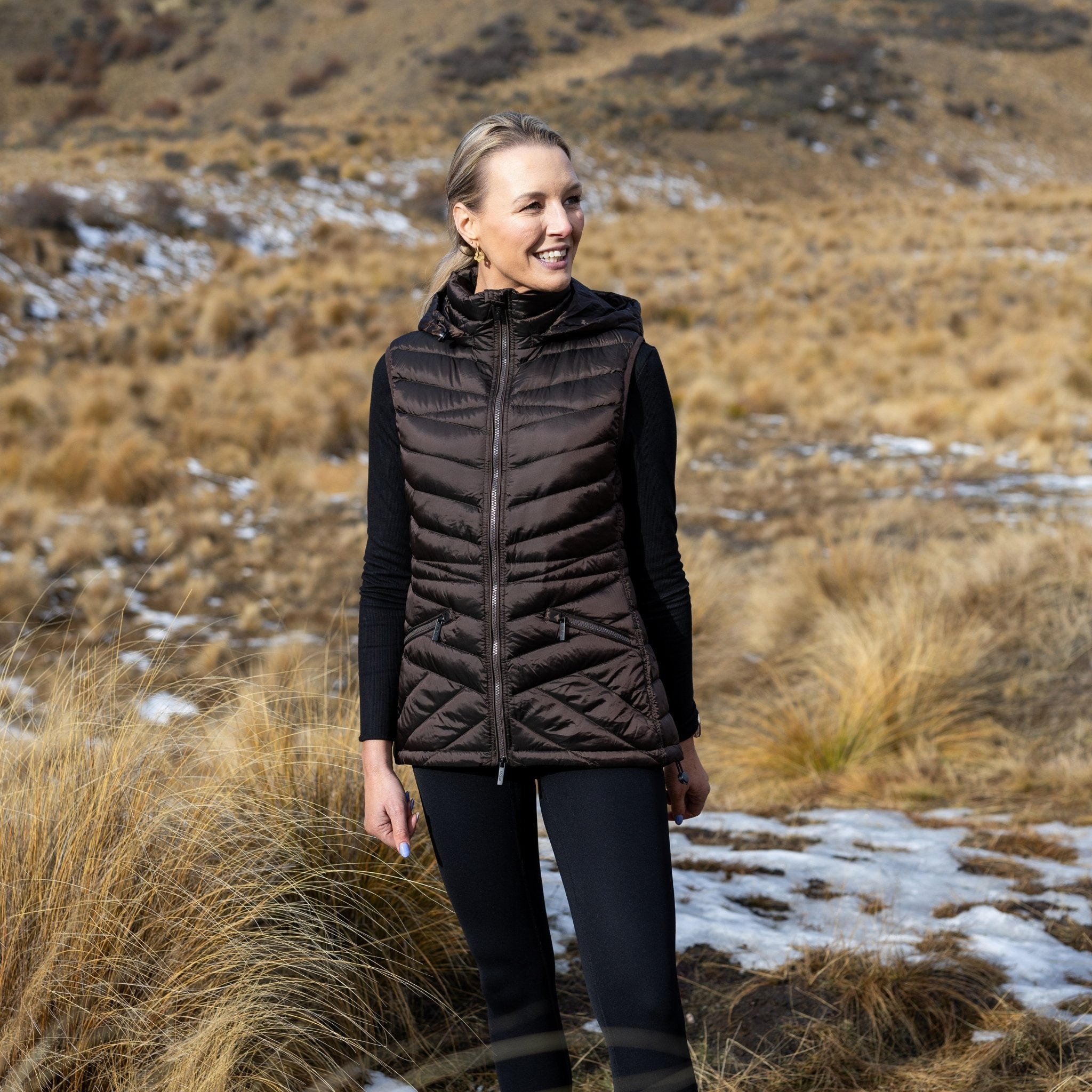 argue FOODIE OVER DOWN VEST/WARM MILK 新品 Moke Mary Claire - Women's 90/10 Packable Vest - Chocolate